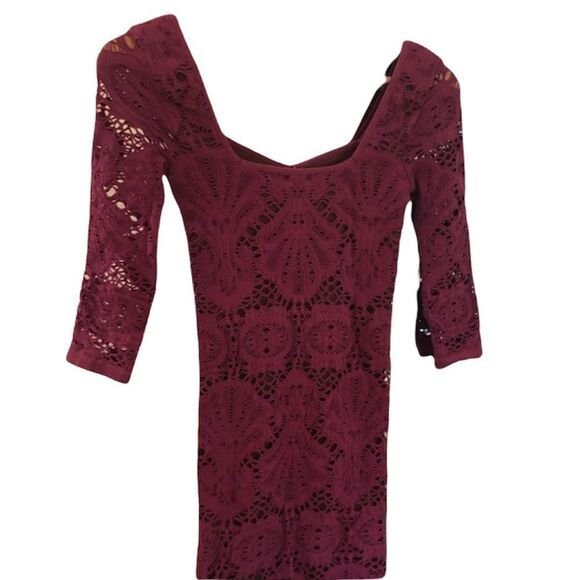✨HP✨FP Magenta Crochet Lace Seamless Medallion Bodycon 3/4 Slip Cocktail Dress✨ - Picture 7 of 9